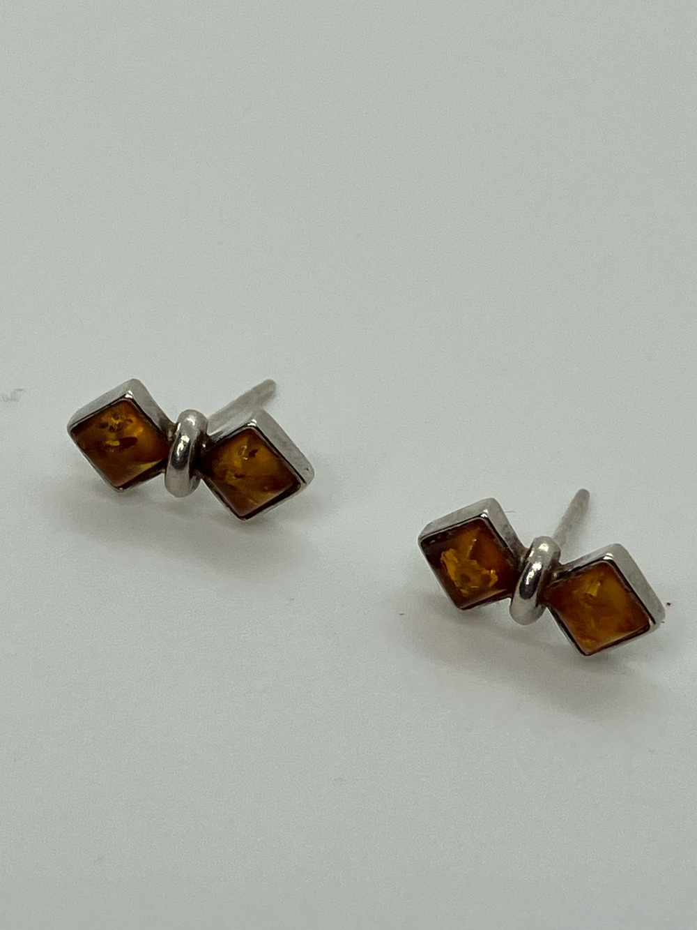 Vtg 925 Baltic Amber Geometric Bowtie Sterling Silver Stud Earrings